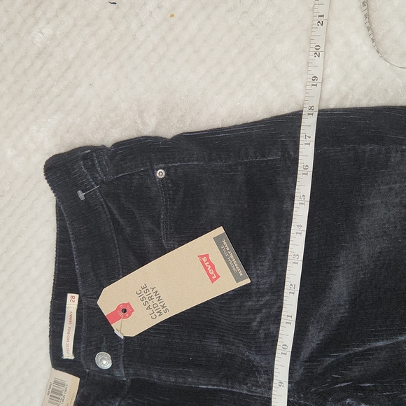 LEVI'S CORDUROY WOMENS JEANS CLASSIC MID-RISE SKINNY  SIZE 28×30 BLACK COLOR NEW - Picture 12 of 15